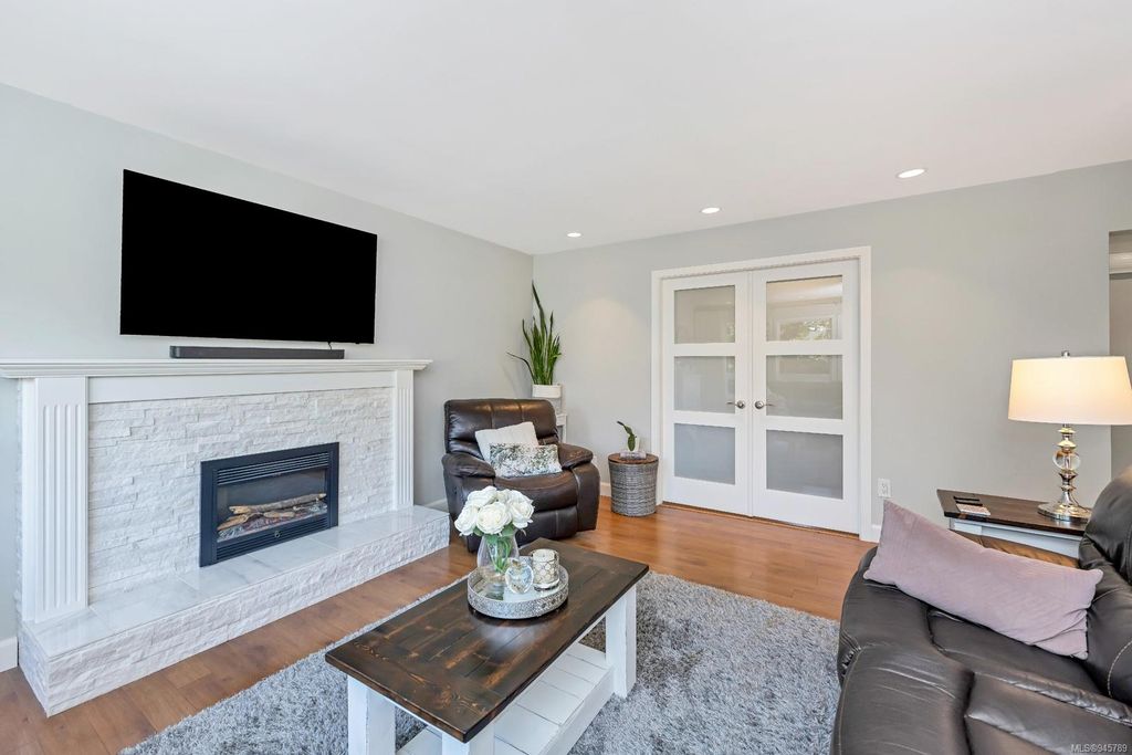 listing image 16044731934071160664