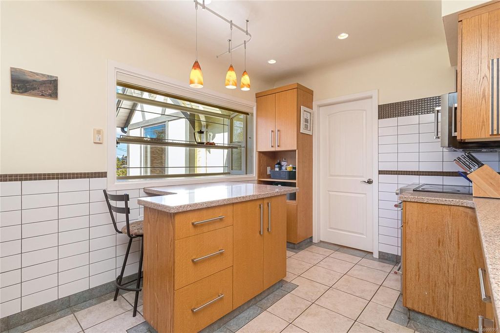 listing image 16045219084748056631