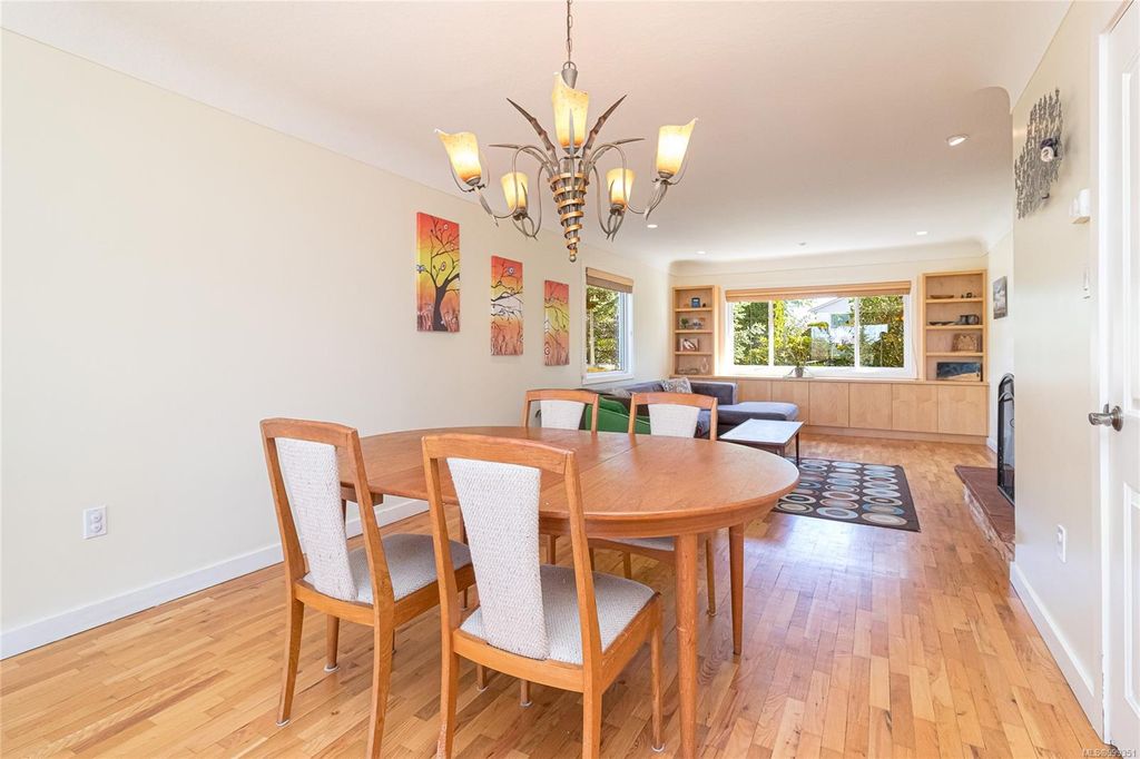 listing image 16042572507729137866