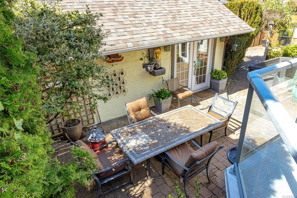 listing image 16048979902067818410