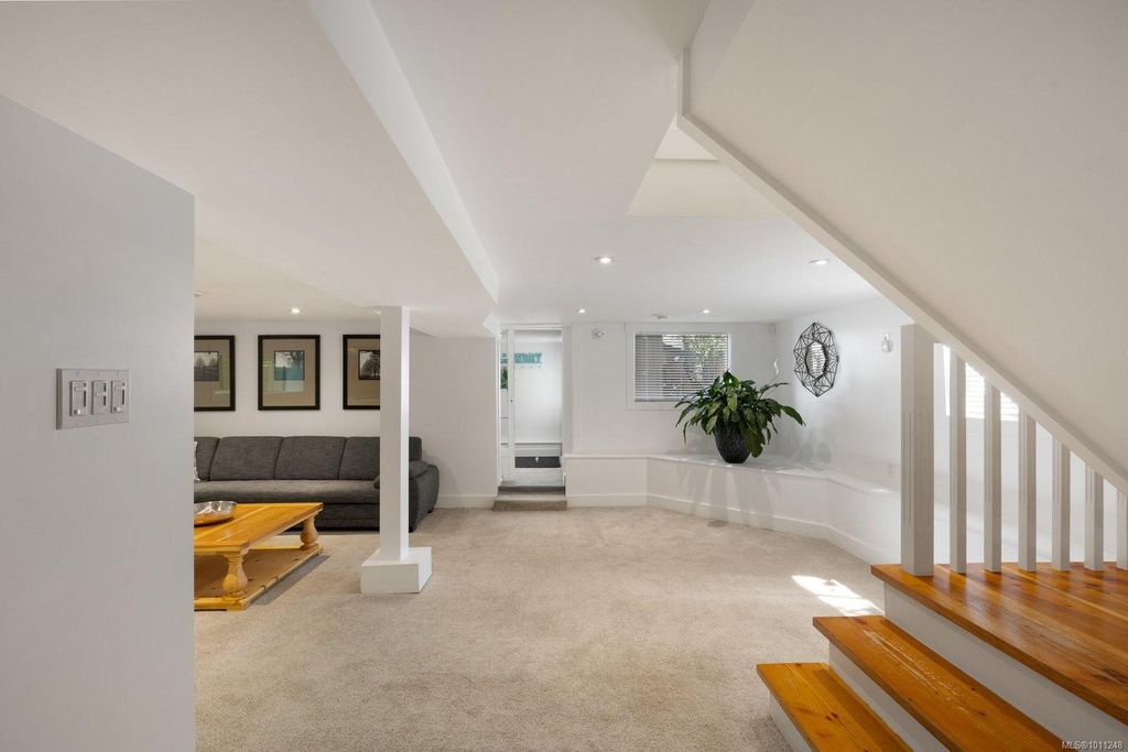 listing image 16049014795961497590