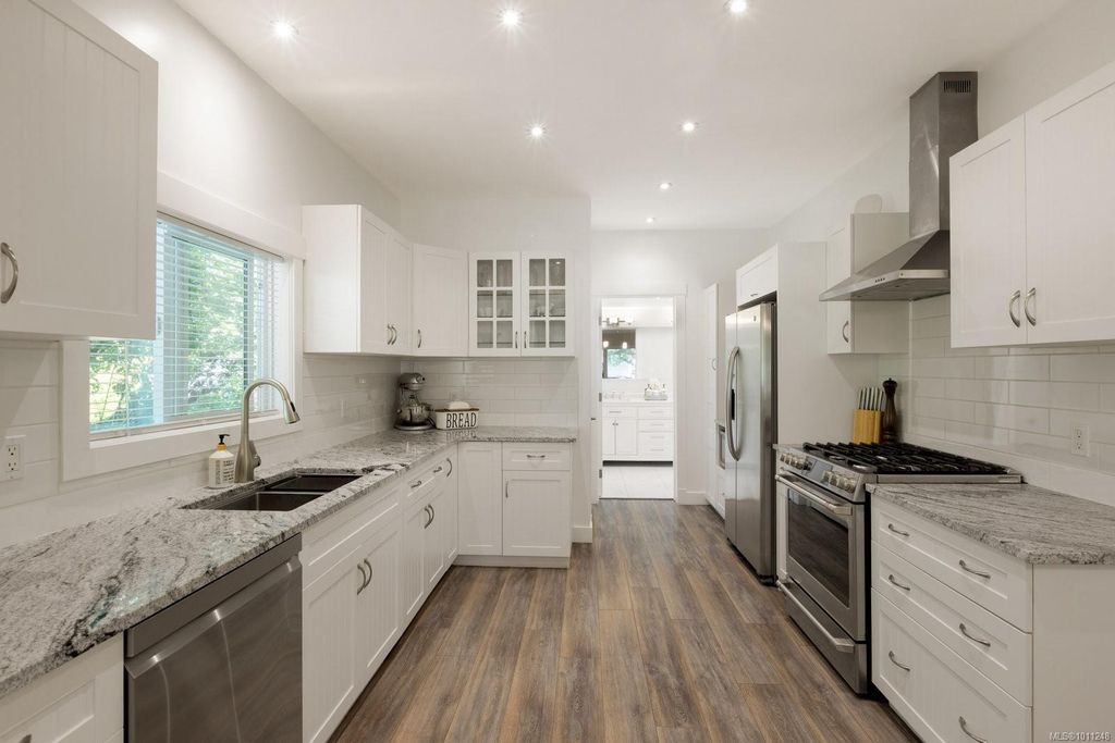 listing image 16044428838219634006