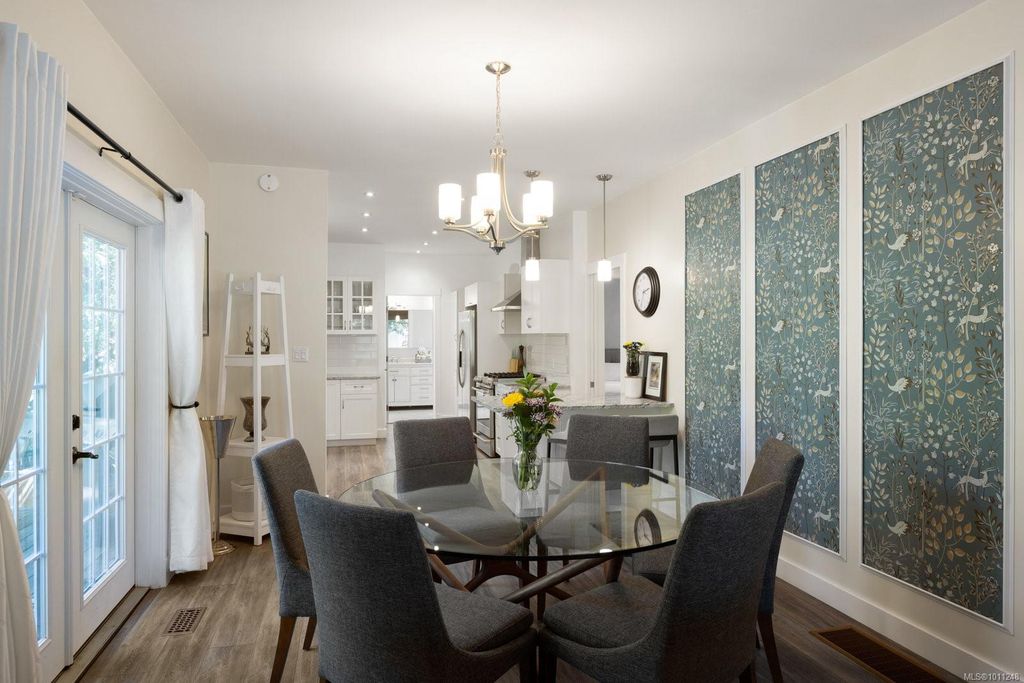 listing image 16047591757111252988