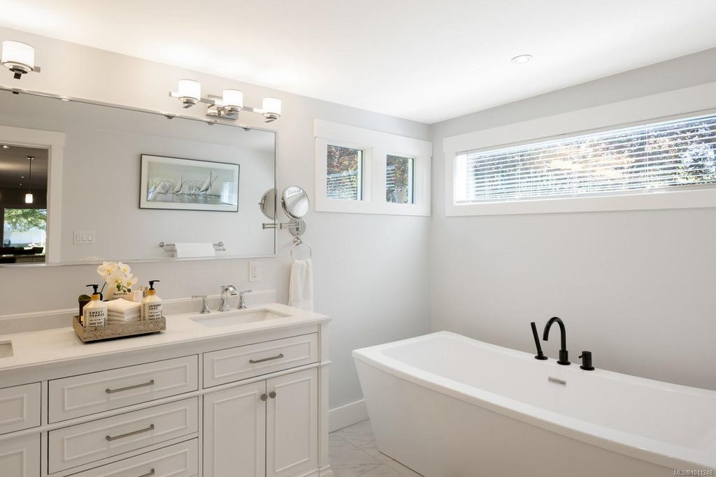 listing image 16043986862630798799