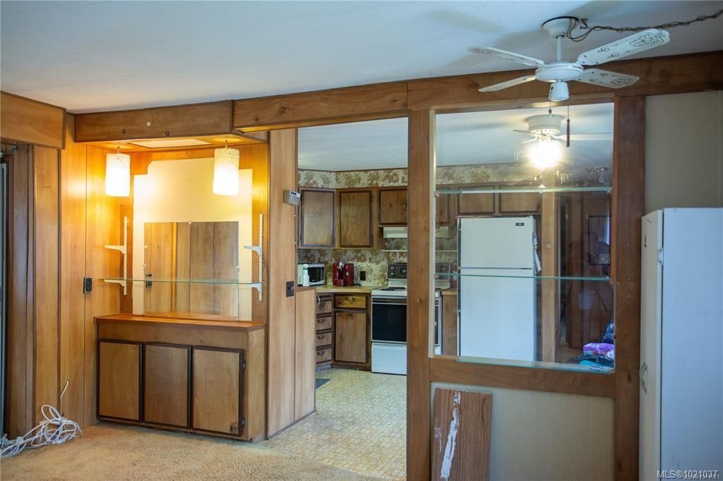 listing image 16044298195700459420