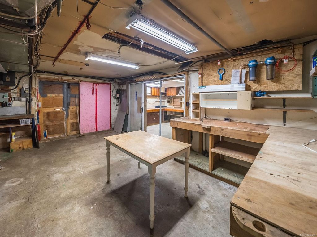 listing image 16043887417833