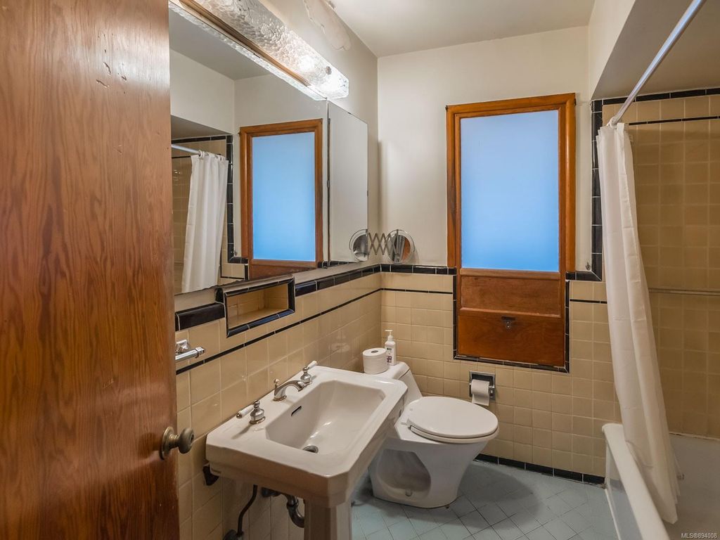 listing image 16042708447975