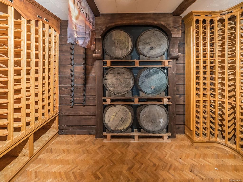 listing image 16041364790751