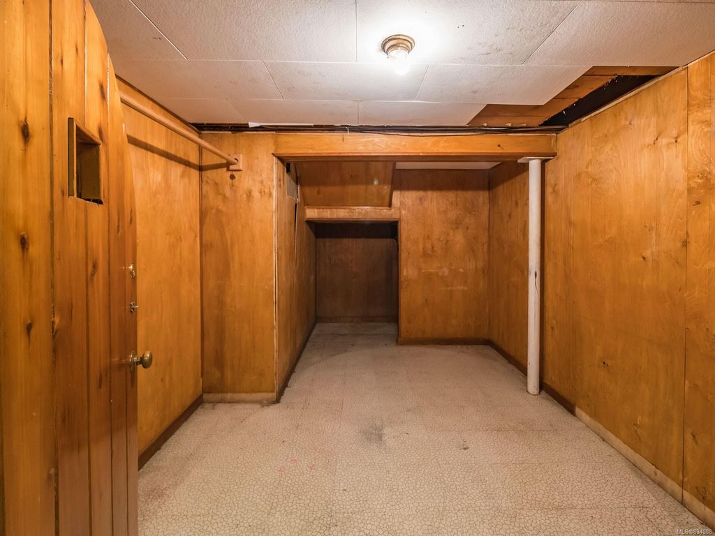 listing image 16044249366147