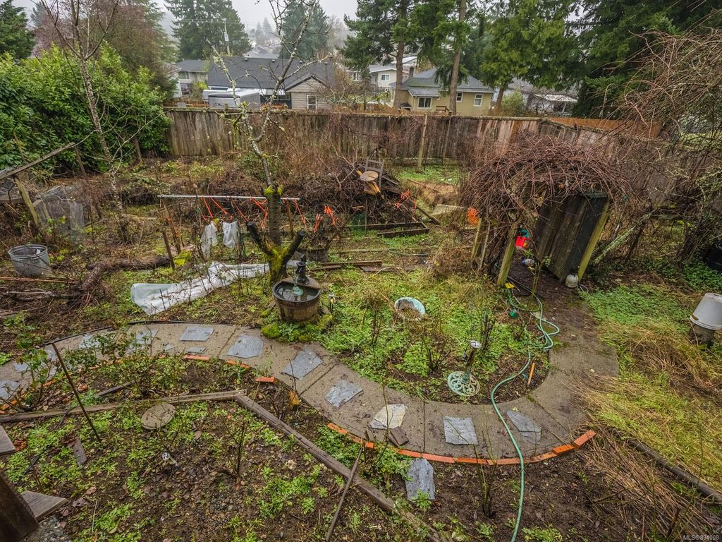 listing image 16044279401717