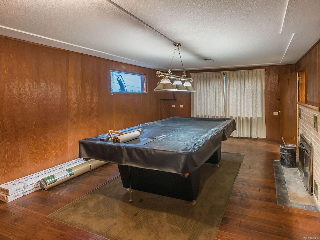 listing image 16041230286021