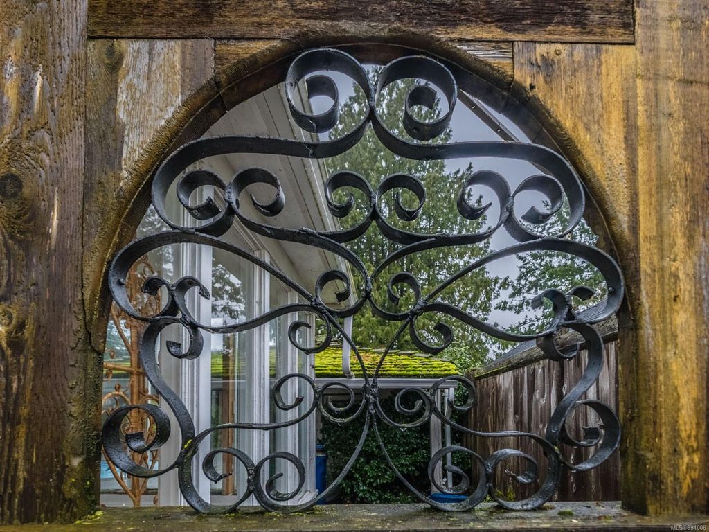 listing image 16042802091755