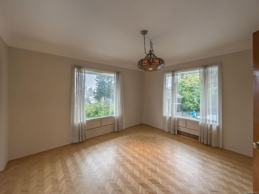 listing image 16043256454244