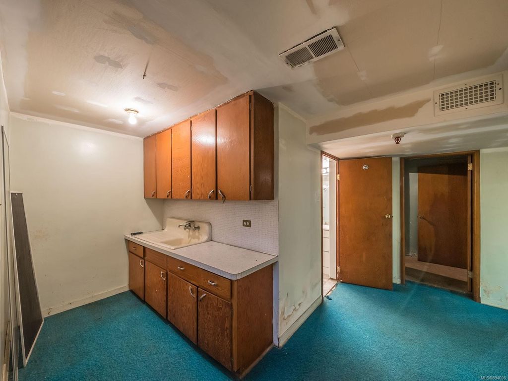 listing image 16044185479417