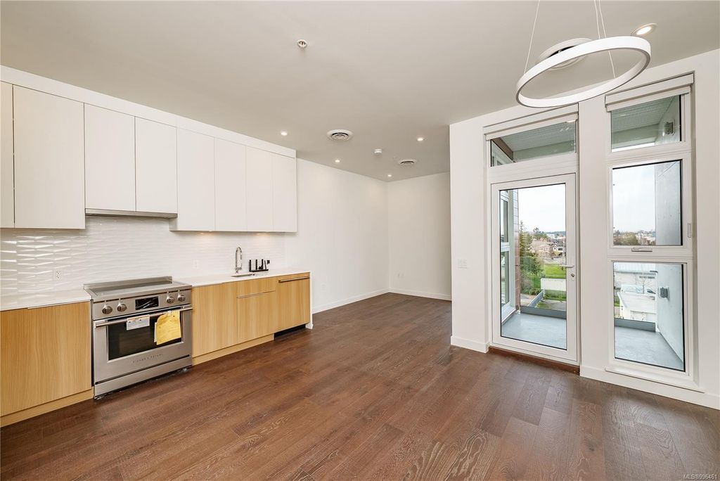 listing image 16049192591087882589