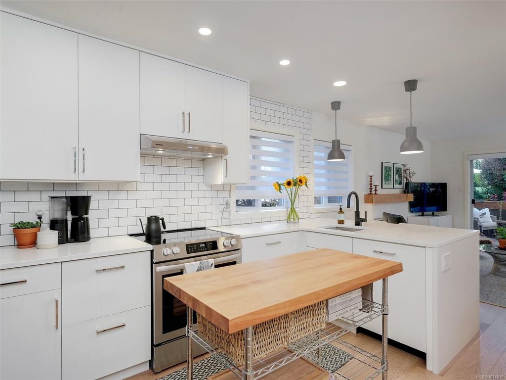 listing image 16046655386378719576