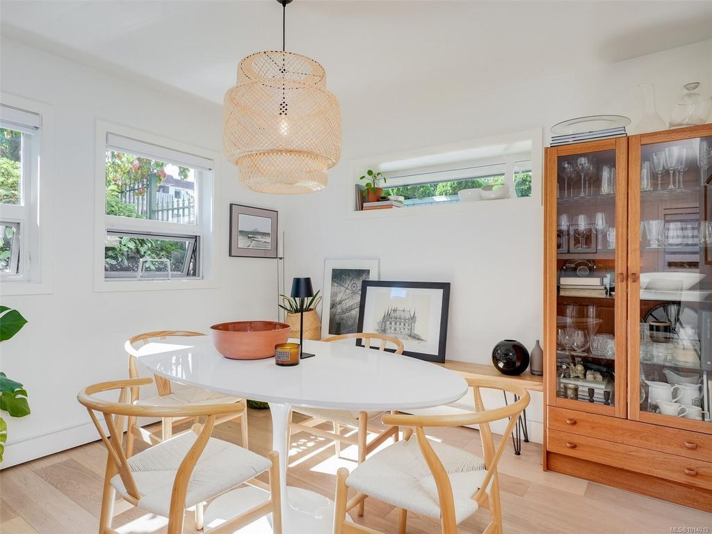 listing image 16046507453278943676