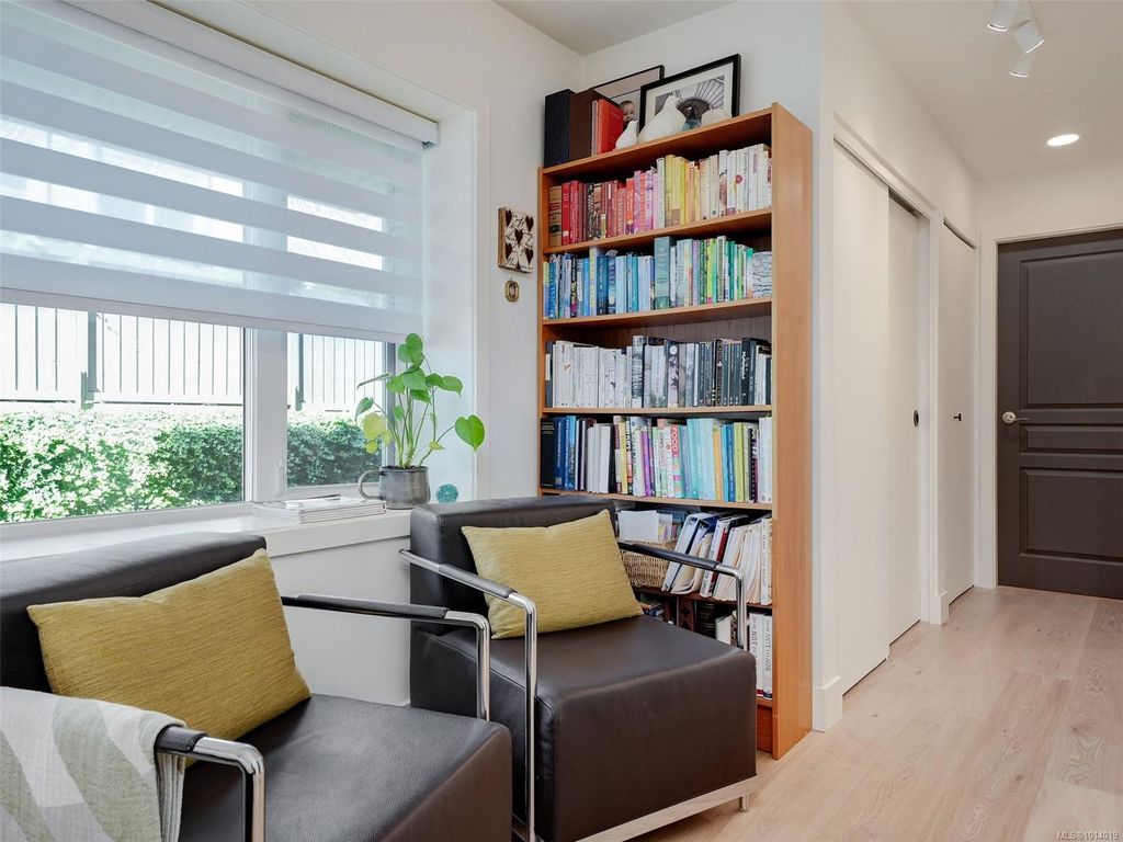 listing image 16041338633368464261