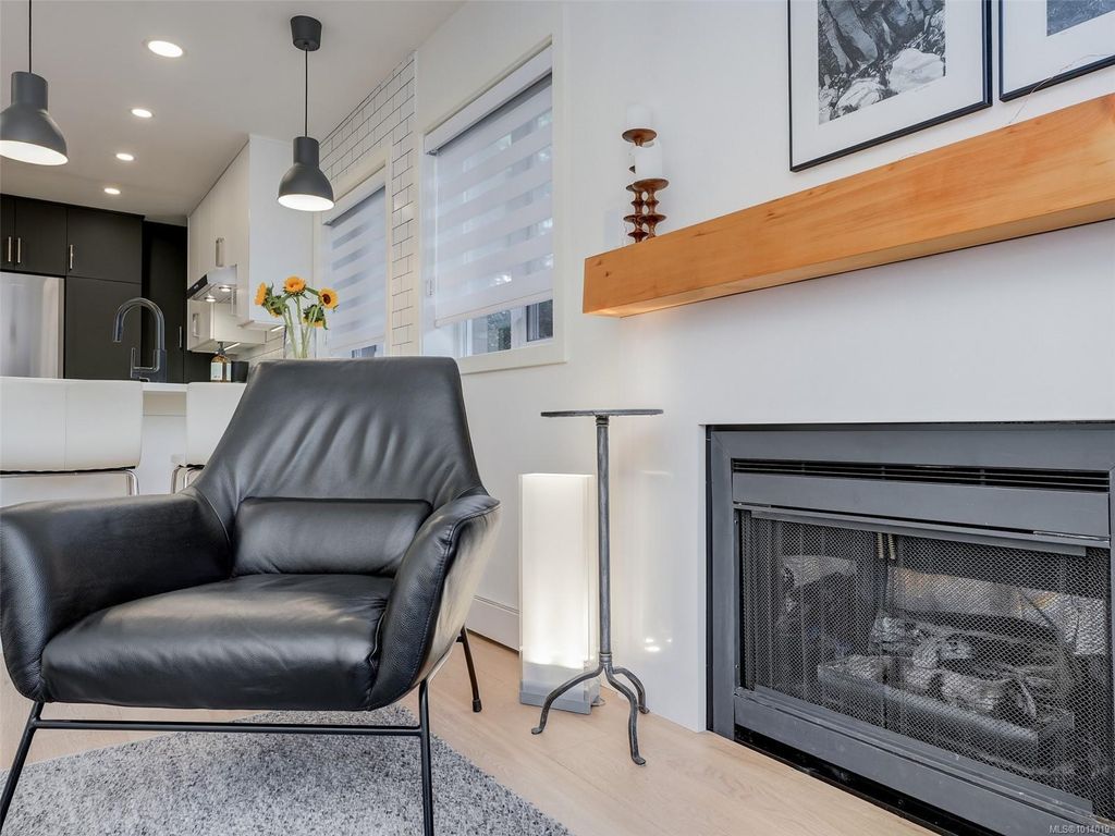 listing image 16041926052998915415