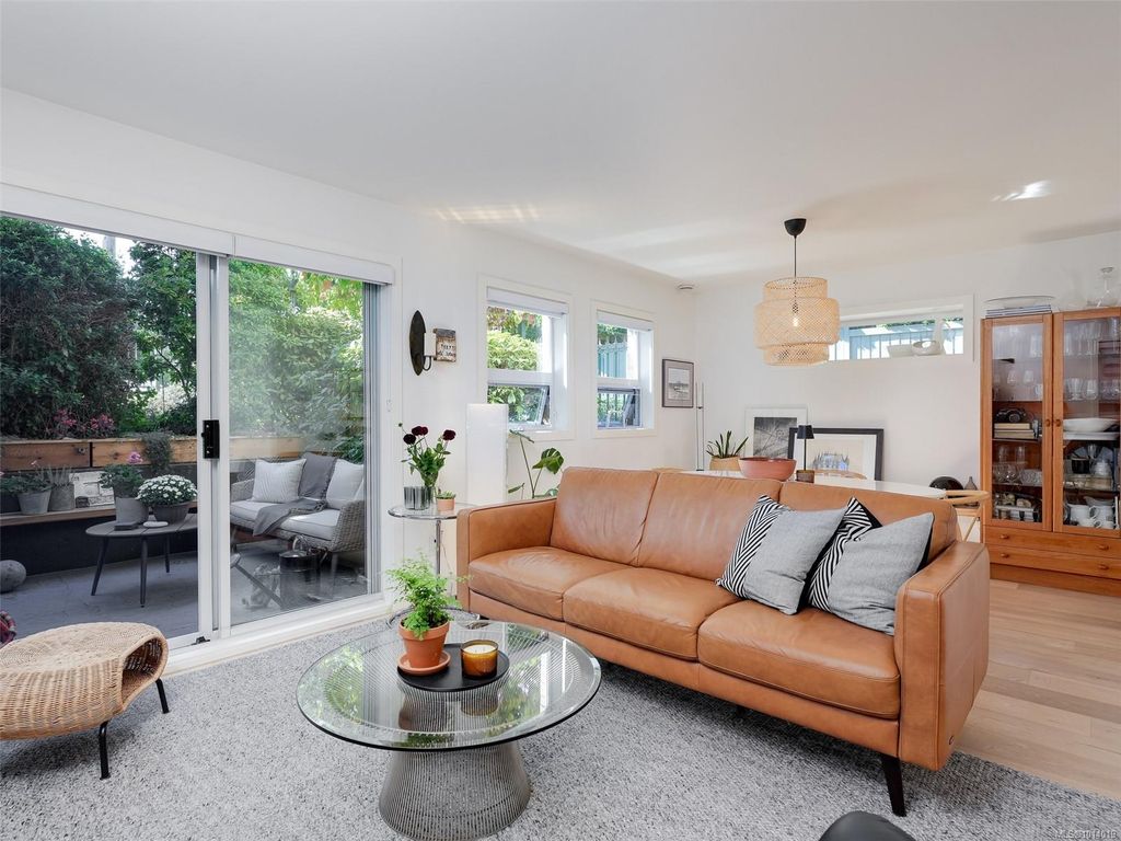 listing image 16048538429126762722