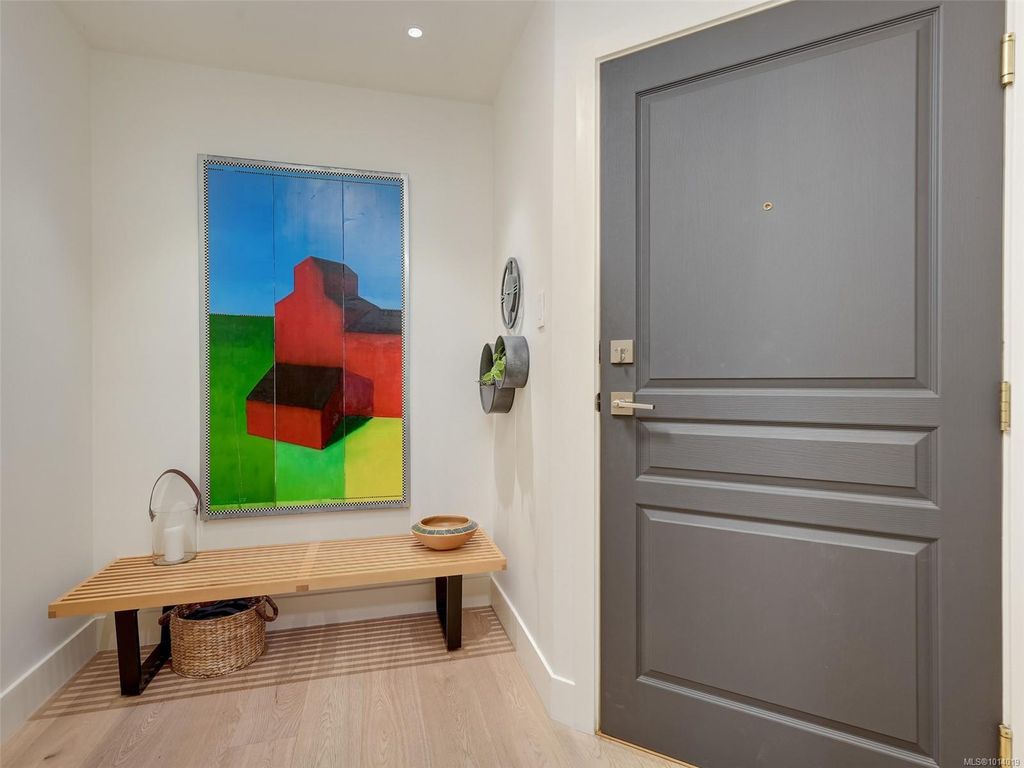 listing image 16043816832911693190