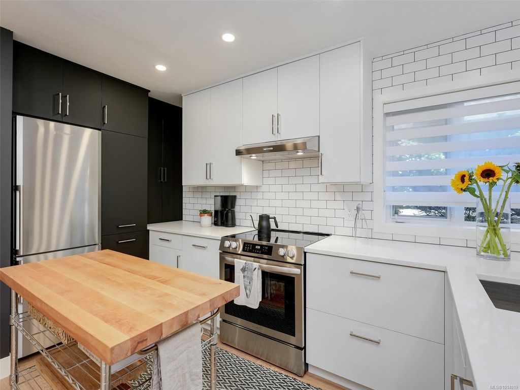 listing image 16048135854949951854