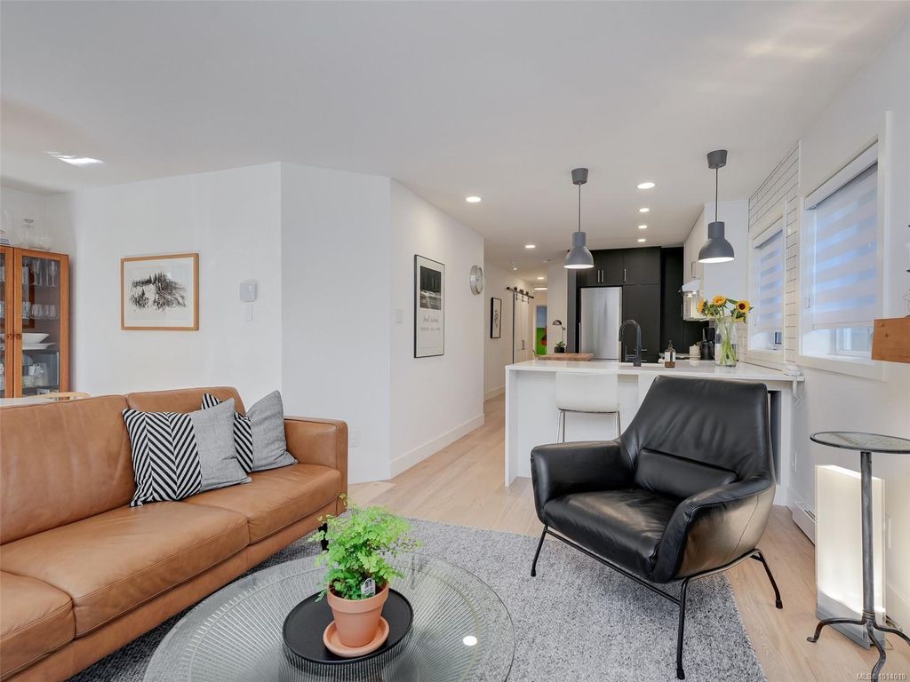 listing image 16044231799698246292