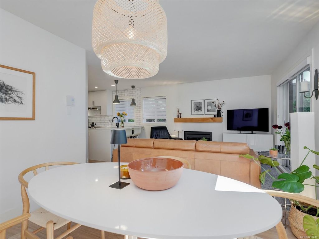 listing image 16041634715753134278