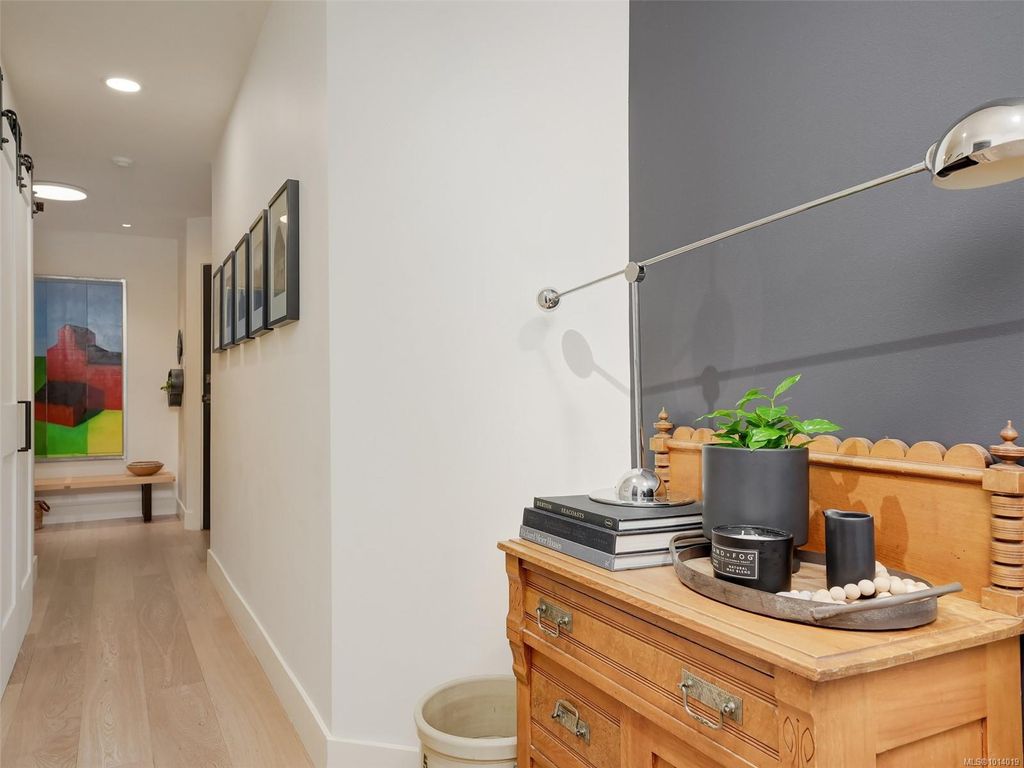 listing image 16046479248262268881