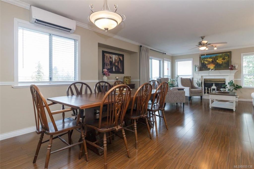 listing image 16049572749500180055