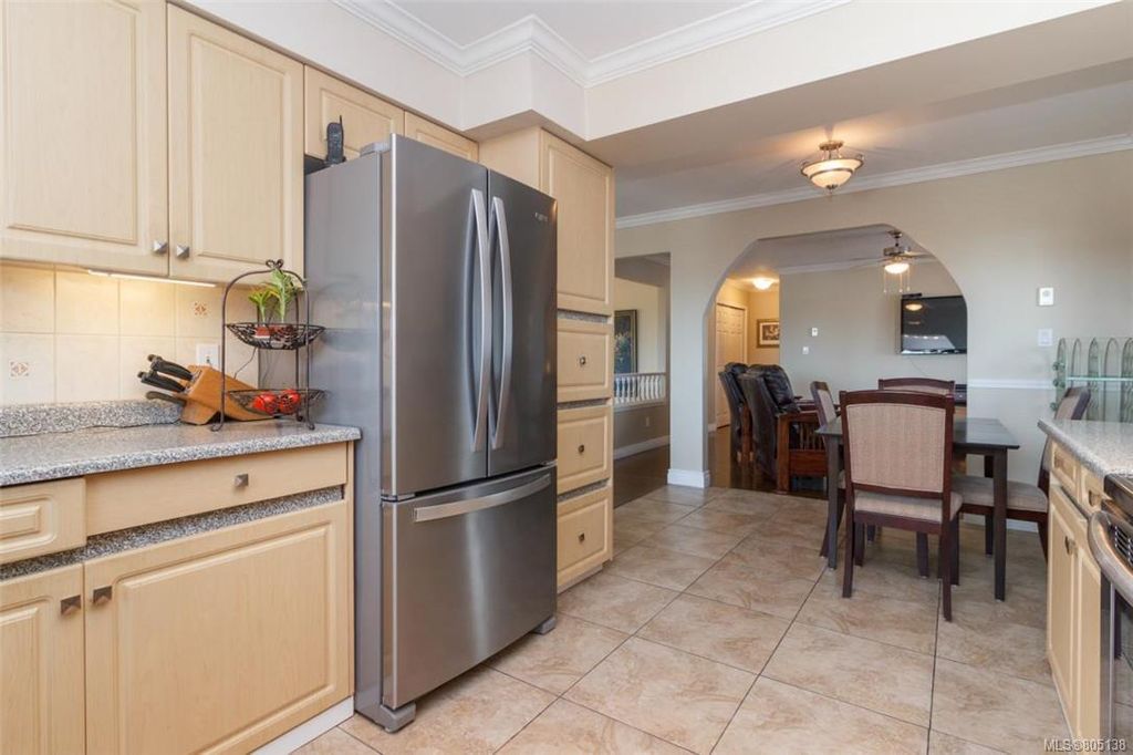 listing image 16049831906404972846