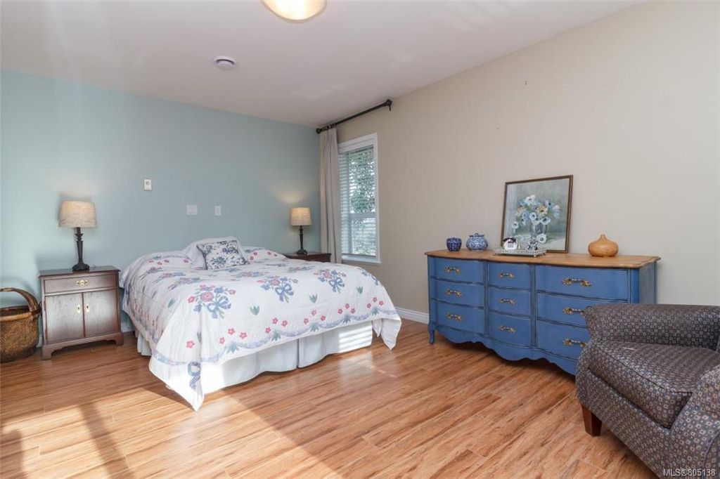 listing image 16044279506234465456