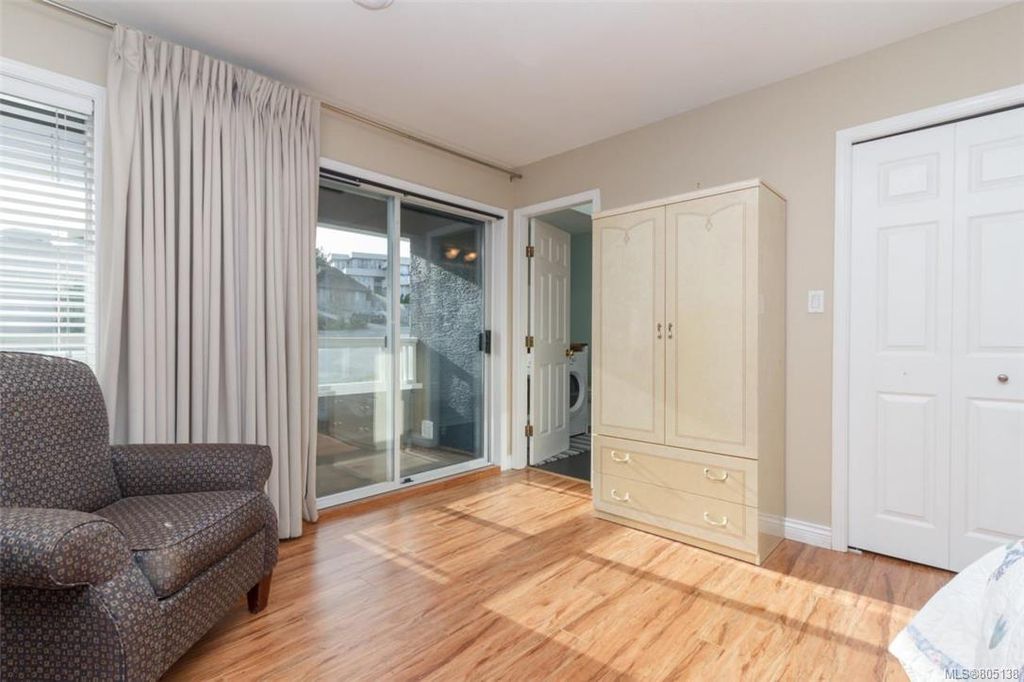listing image 16041103315217453238
