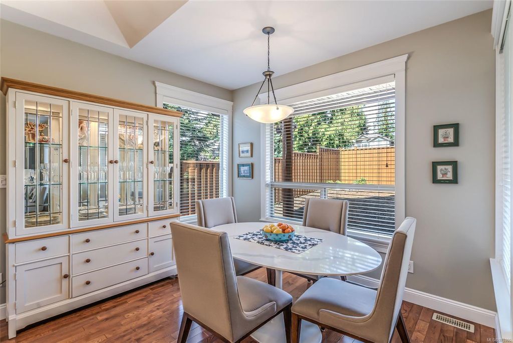 listing image 16043960123084178223