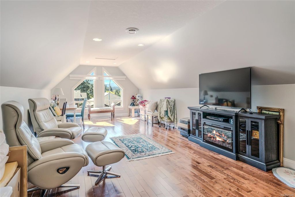 listing image 16040794393711435735