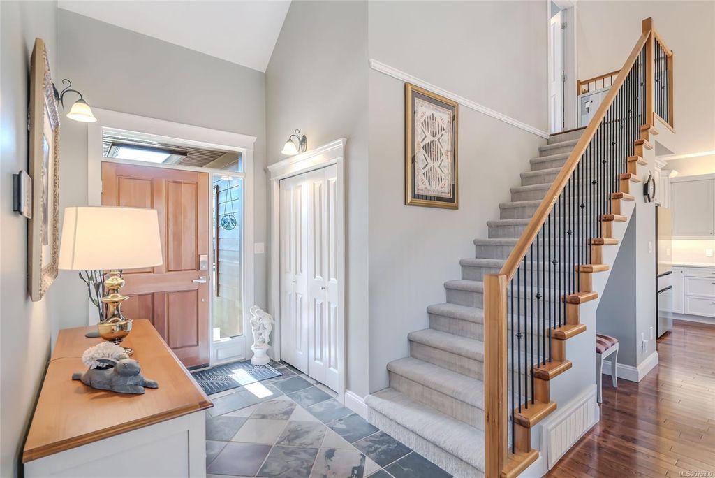 listing image 16044907680004539109
