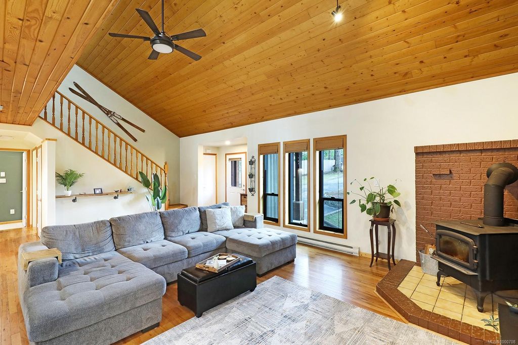 listing image 16047696087191806297