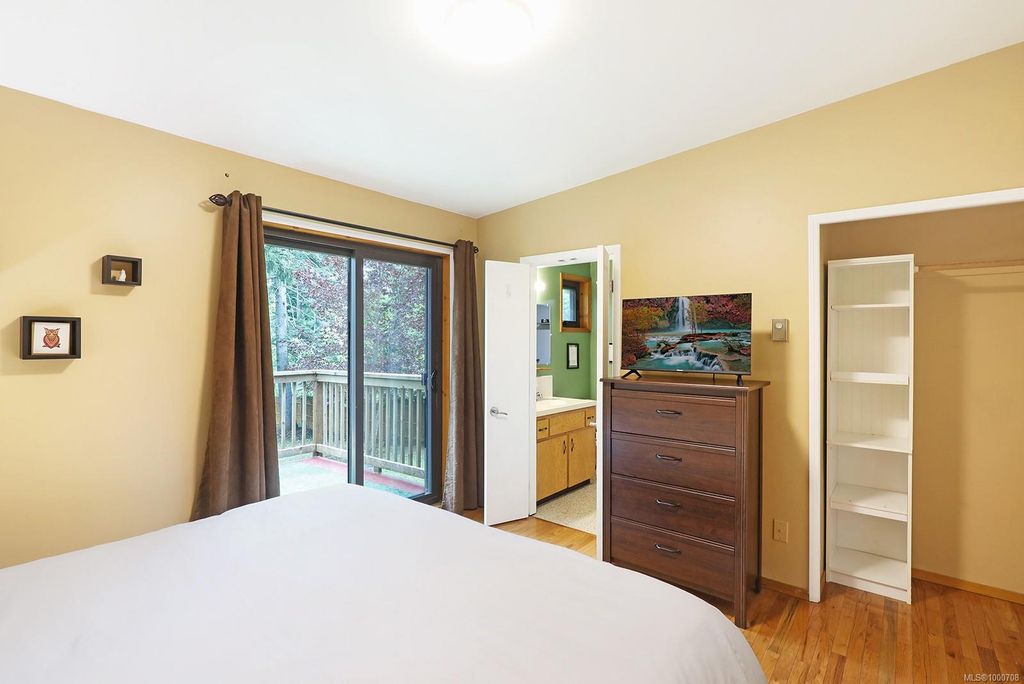 listing image 16045762085377642743