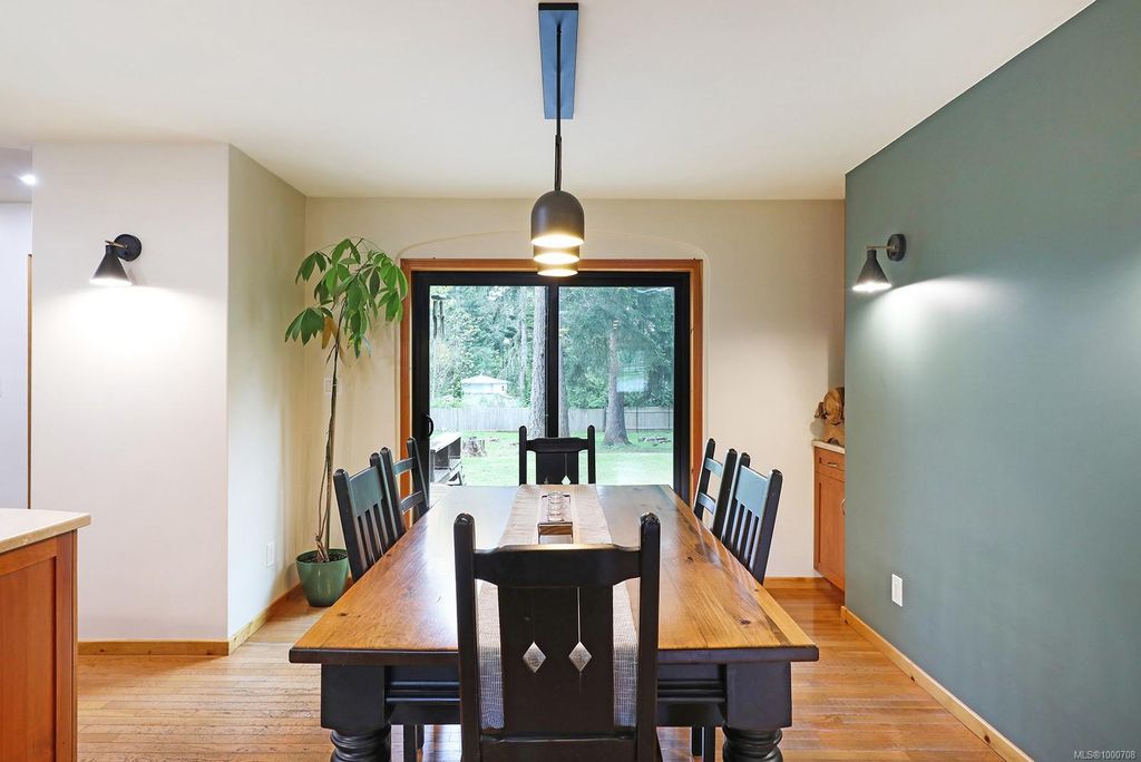 listing image 16047388806703060980