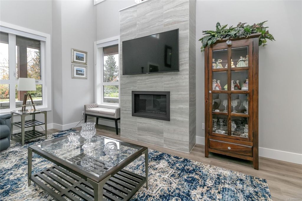 listing image 16041831177105691084