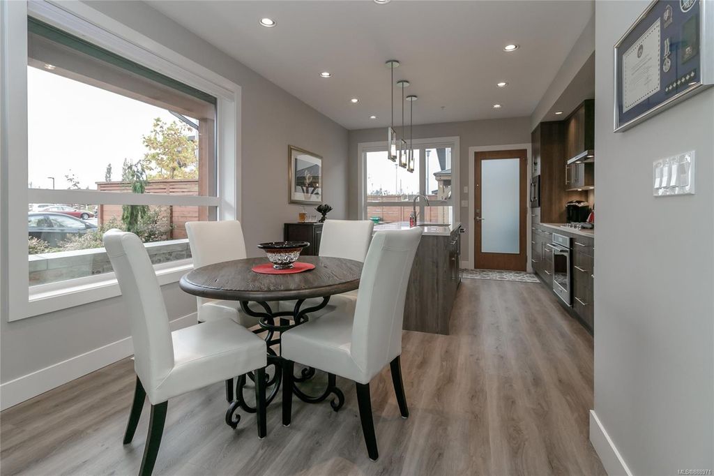 listing image 16043405718195373130