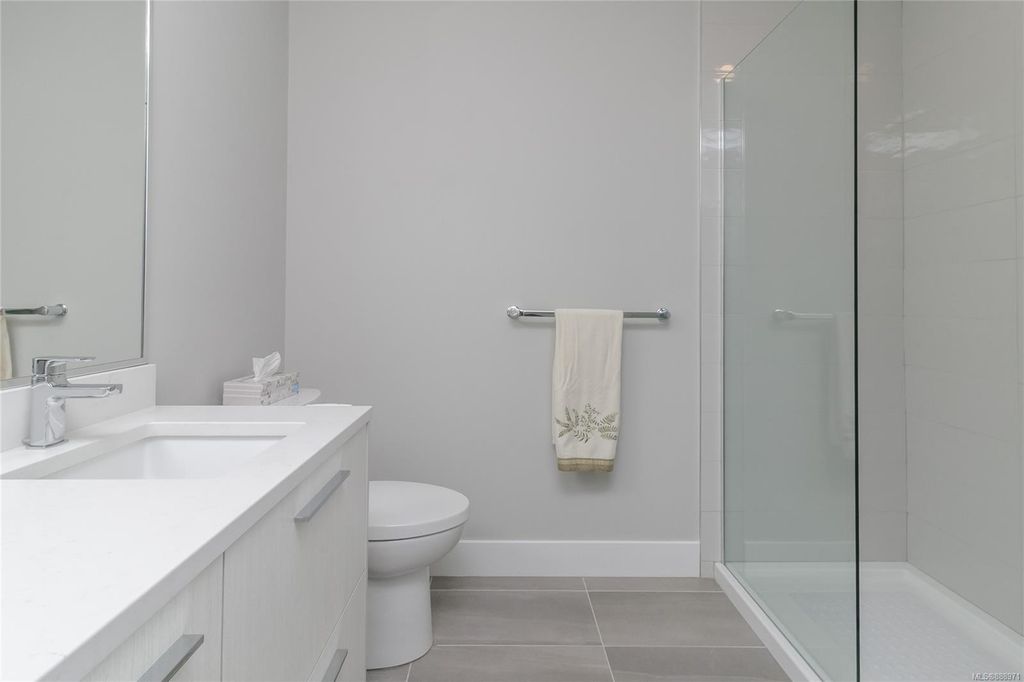 listing image 16046351195443073325