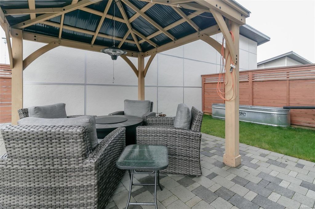 listing image 16043261288999707384