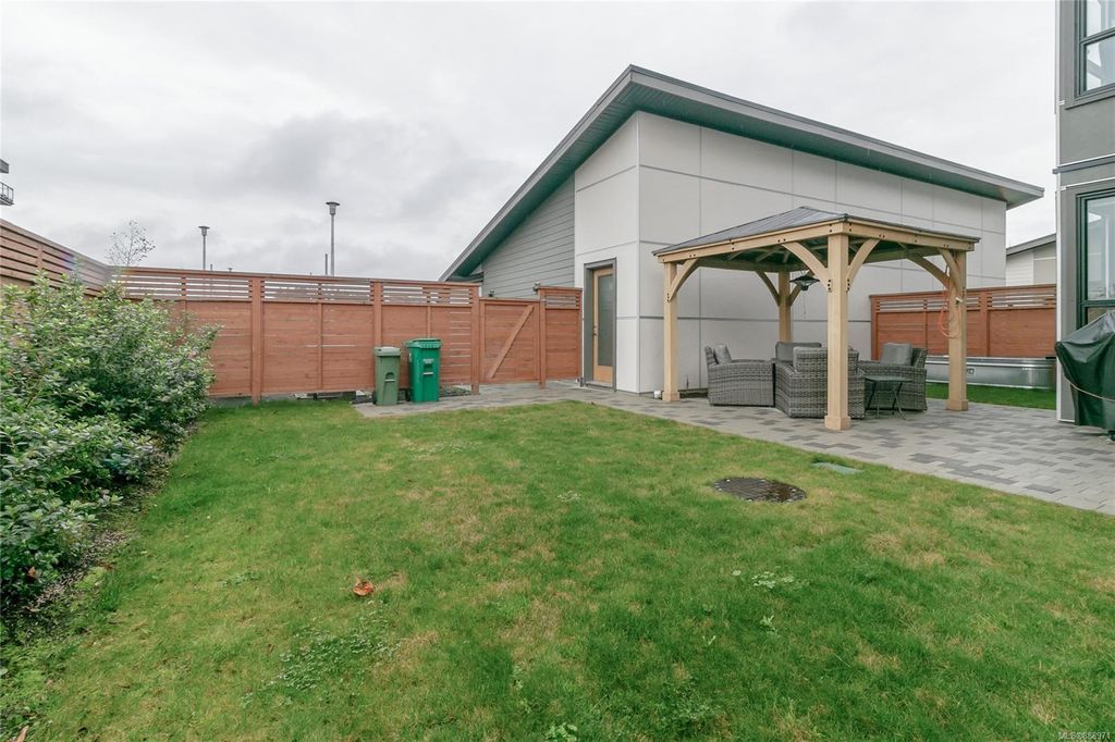 listing image 16044850702794577494