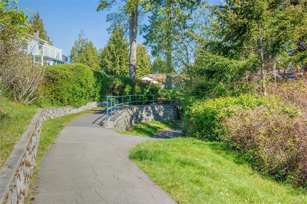 listing image 16045194363954214989
