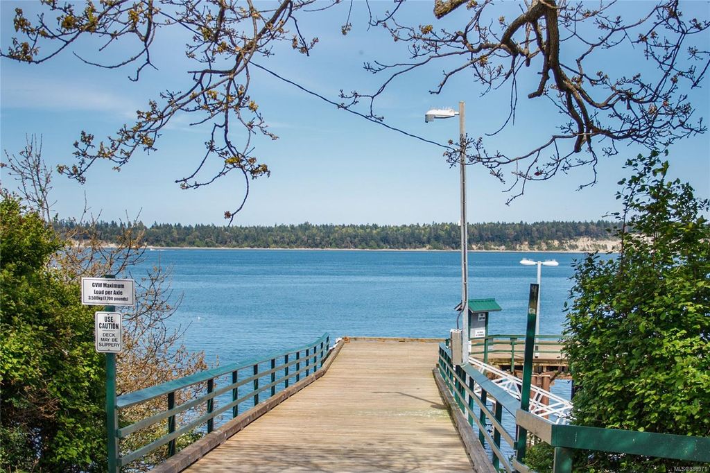 listing image 16046632401987571586