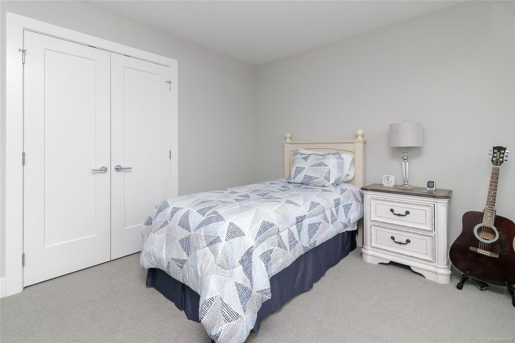 listing image 16040067454164170190