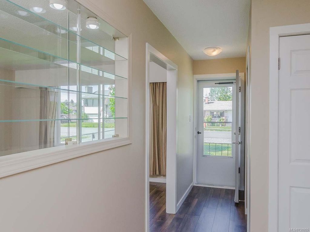 listing image 16044773389472201951