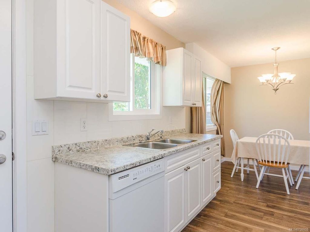 listing image 16047970765126746420