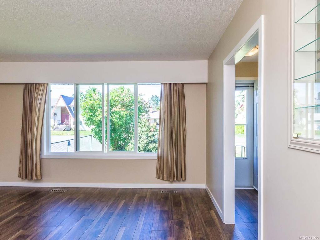 listing image 16045460280487754912